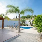 Villa To Perivoli