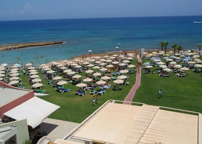 Polyxenia Isaak Luxury Villas And Apartments