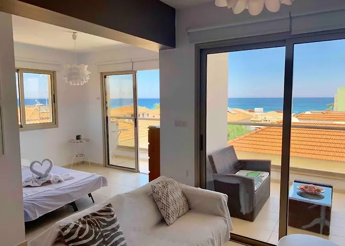 Aphrodite Sea View Suite