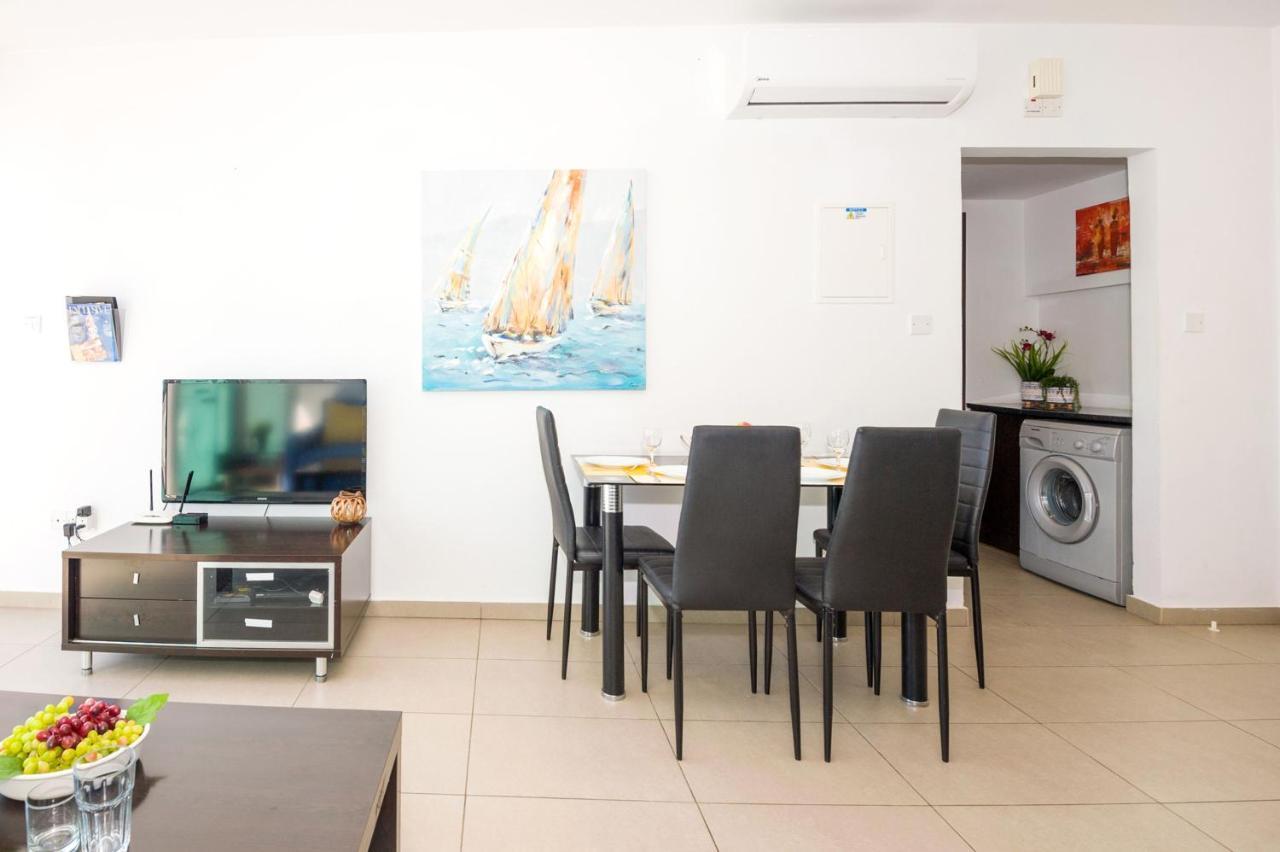 Sharon - Coralli Beachfront *