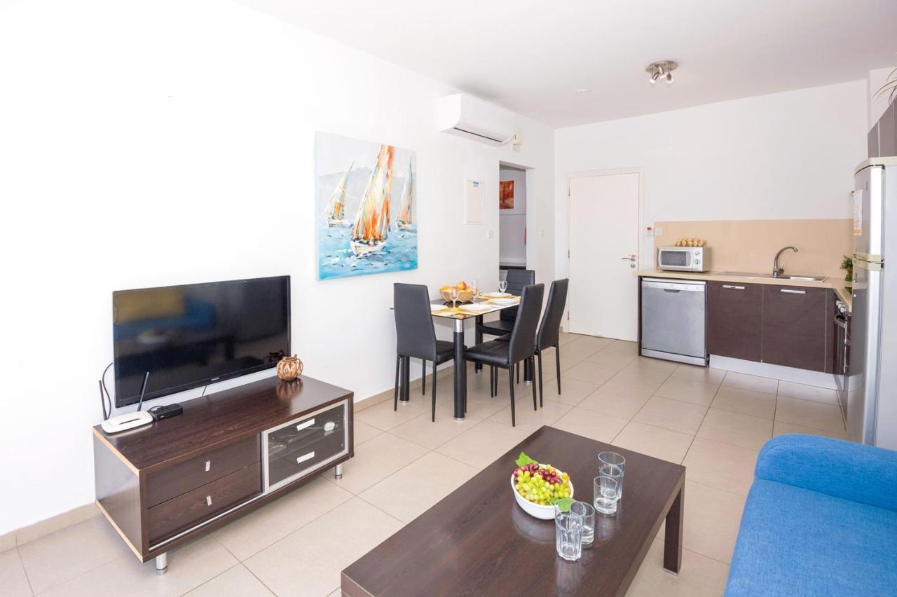 Sharon - Coralli Beachfront *
