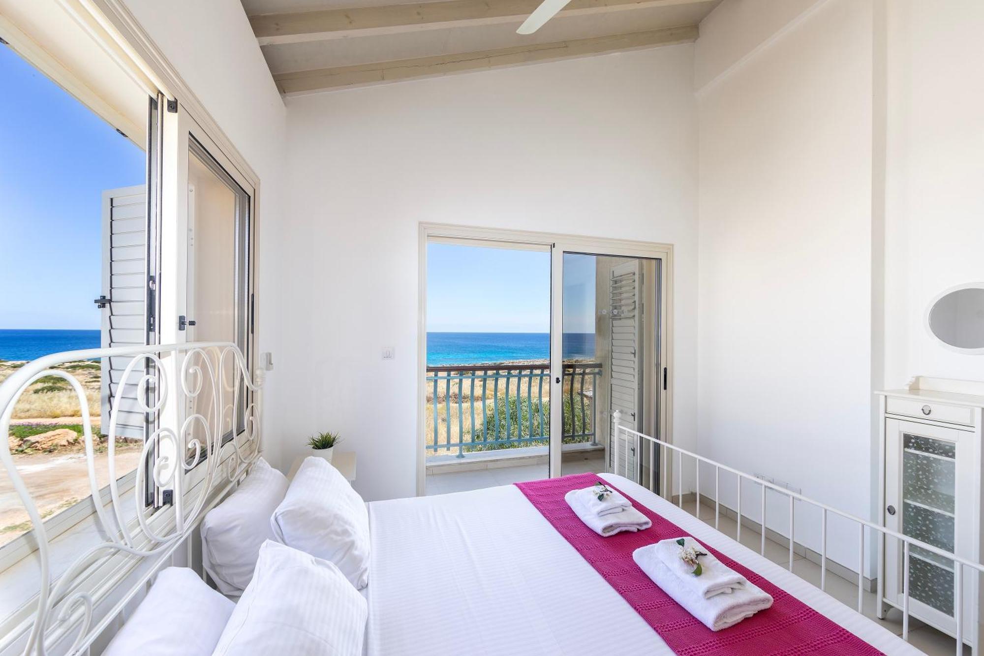 Artisan Seafront 1 Villa
