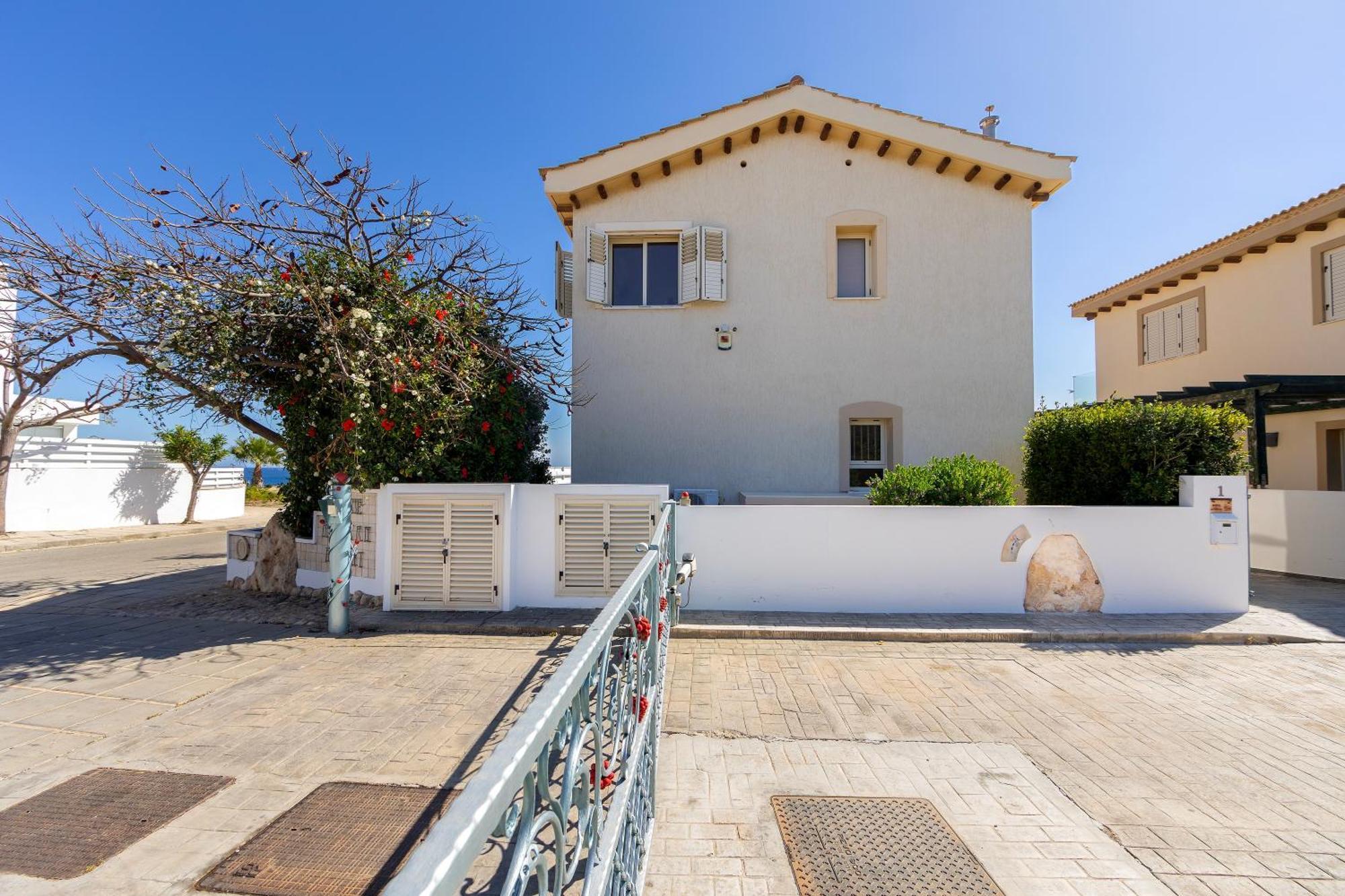 Artisan Seafront 1 Villa *