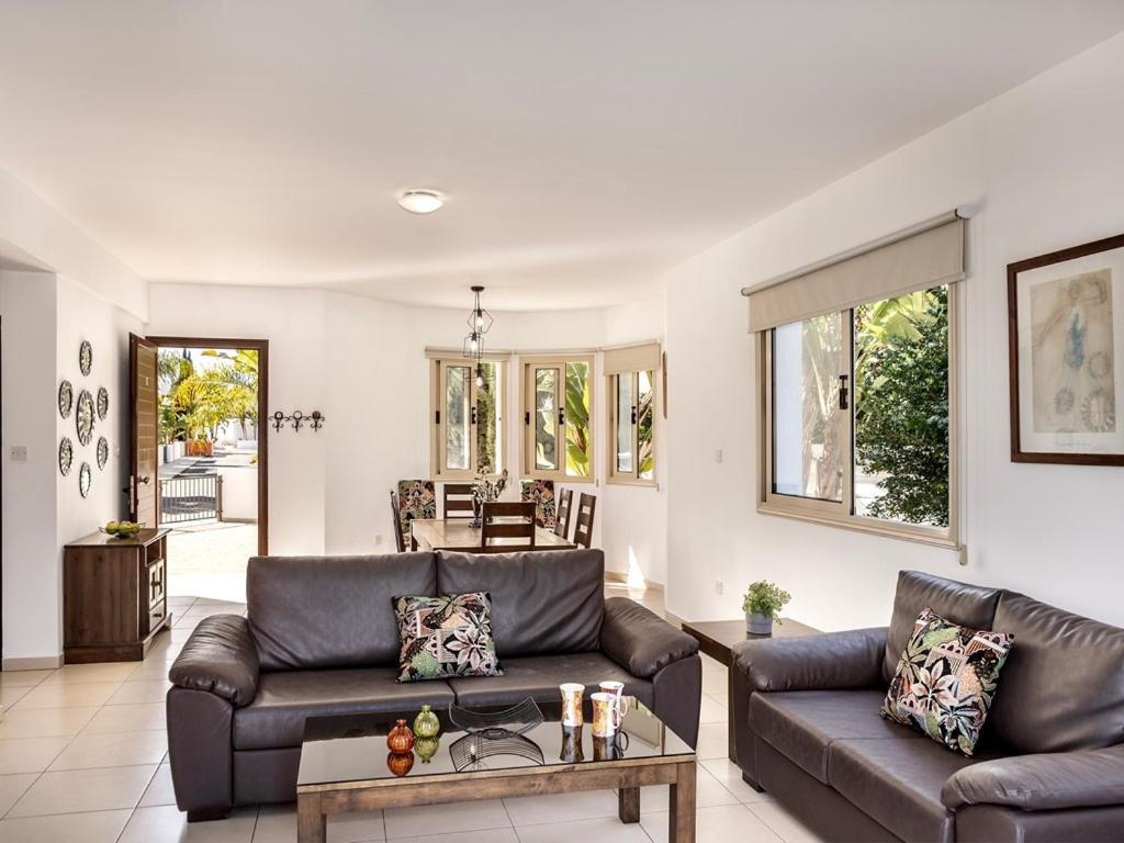 Palms Villa