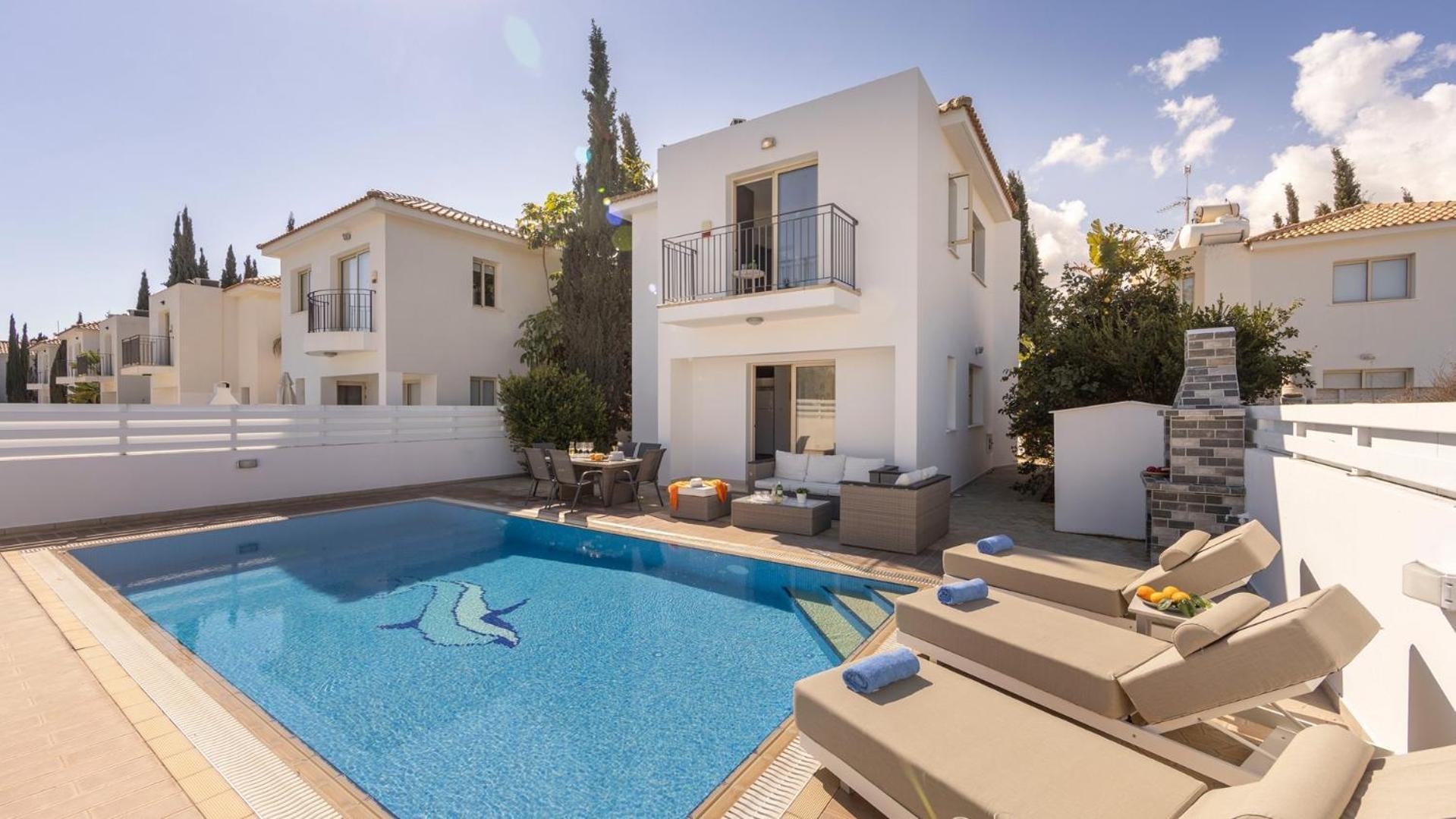 Palms Villa *