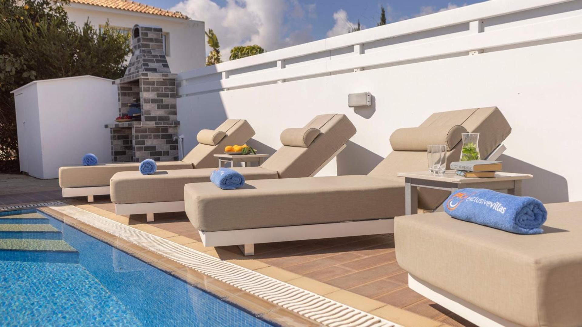 Palms Villa *