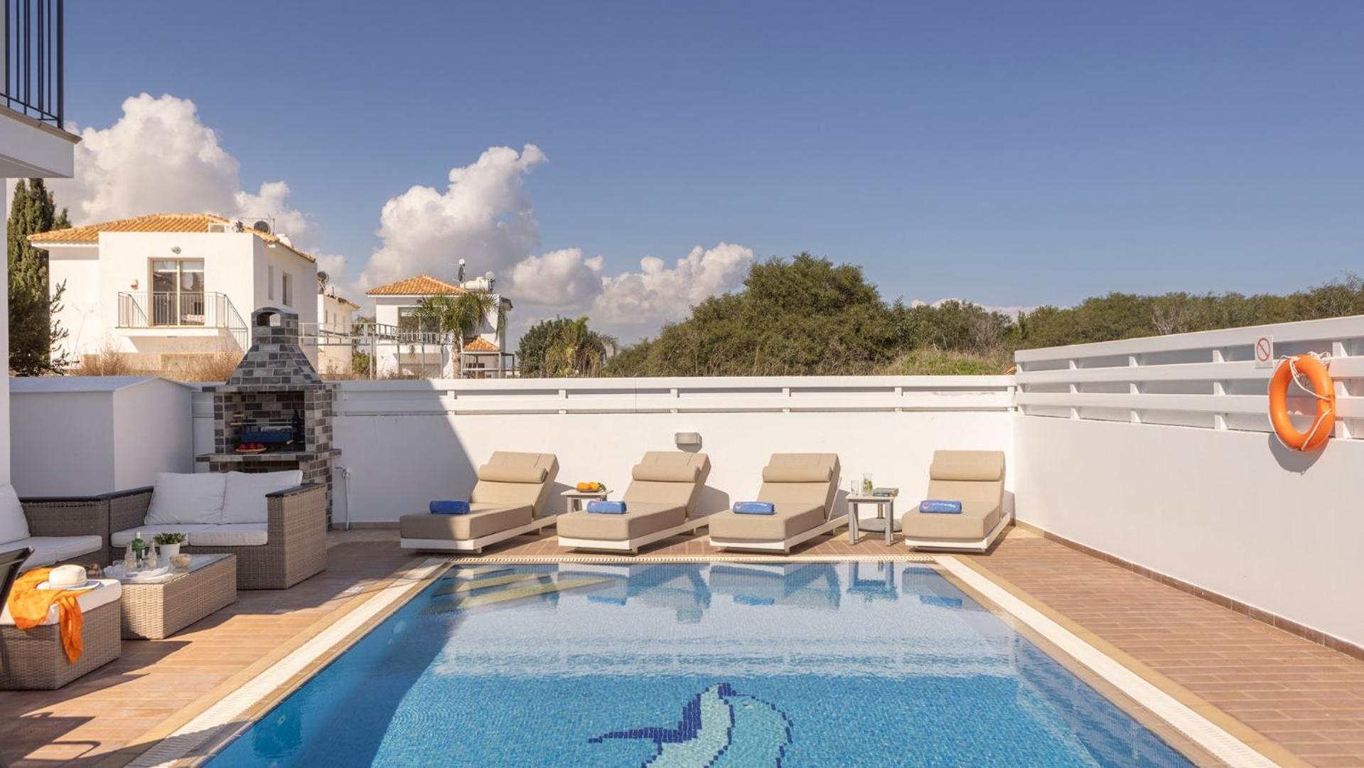 Palms Villa *