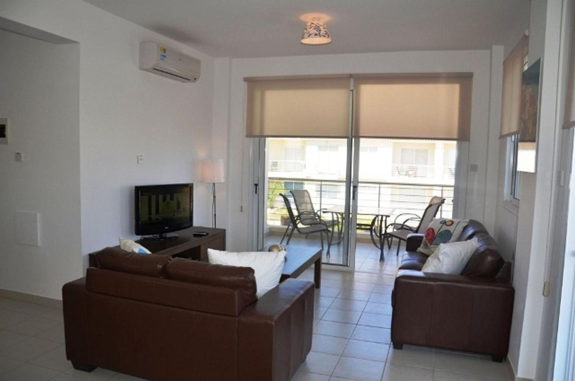 Two Bed With Sea Views And Pool Views *