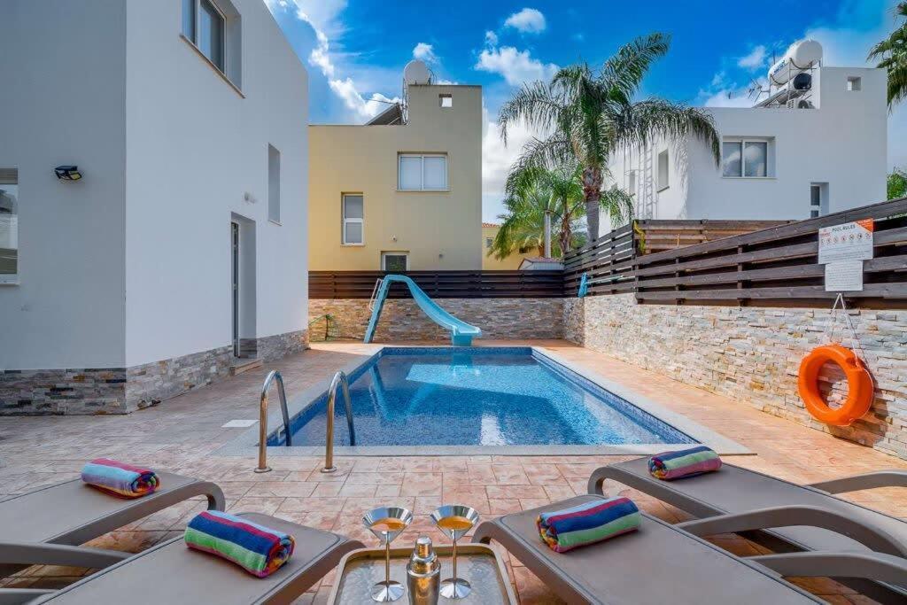 Villa Thomas