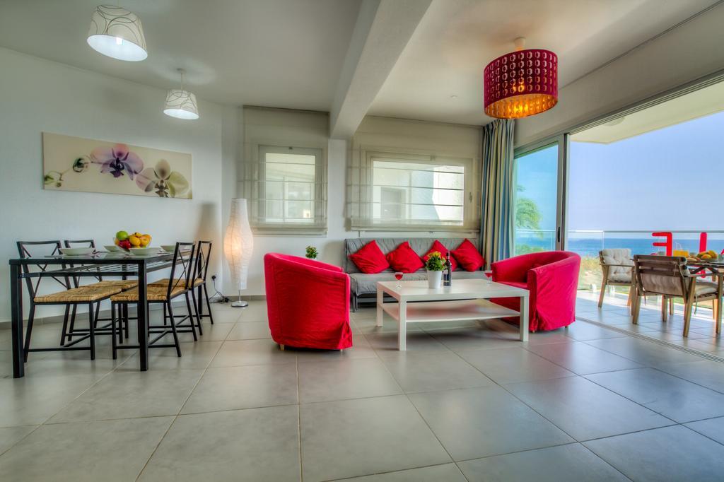 Beachfront Trident *