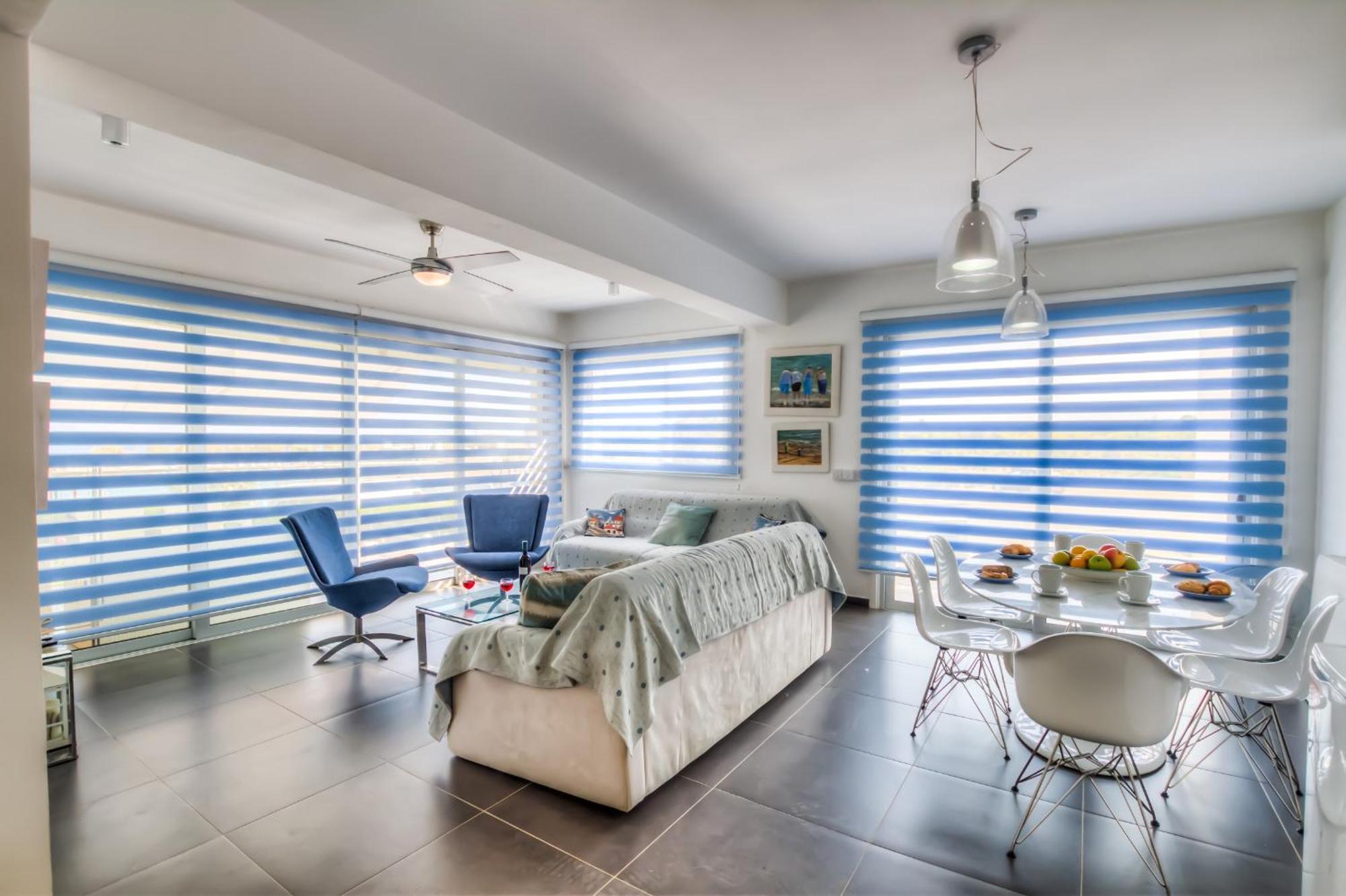 Beachfront Trident Apartment *
