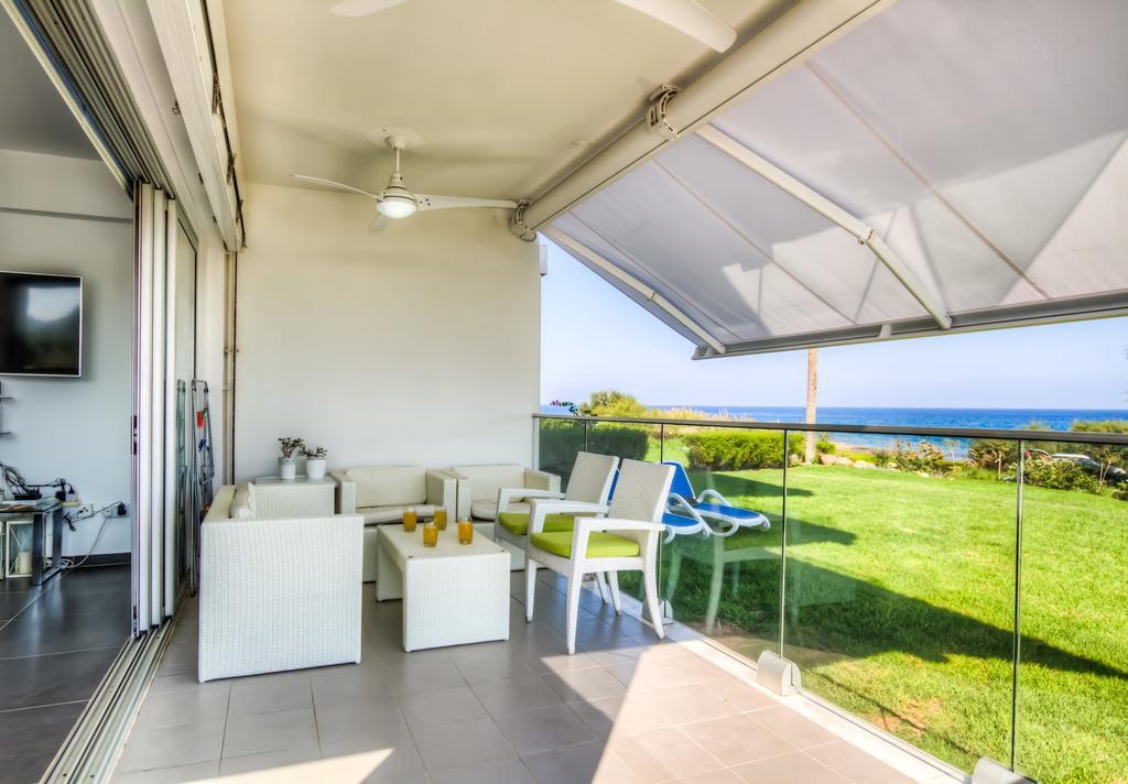 Beachfront Trident *