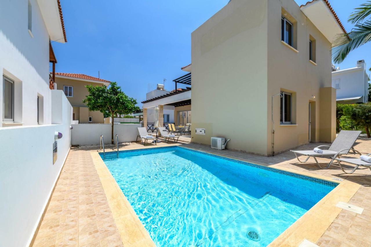 Villa Konnos