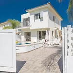 Kalamies Family Villa