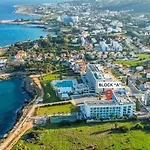 Amber - Coralli Beachfront Apartment