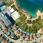 Amber - Coralli Beachfront Apartment