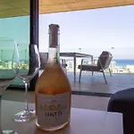Luxury 4-Bed With Sea-Views