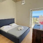 Wealthystays Niceday Hill Villa, 10M Walk To Beach