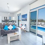 Villa Desi Aq Prpo490A