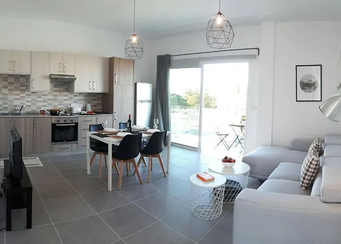 Gorgeous Apt In A Supreme Location In Protaras!