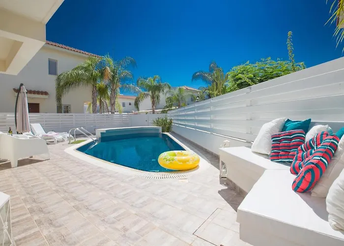 Kalamies Family Villa