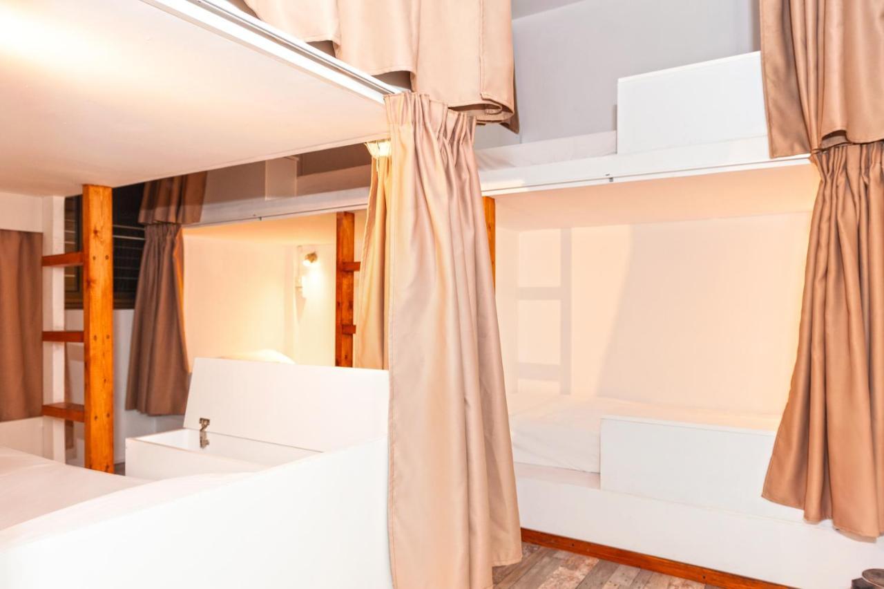Hostel The Harbour Private Cabins And