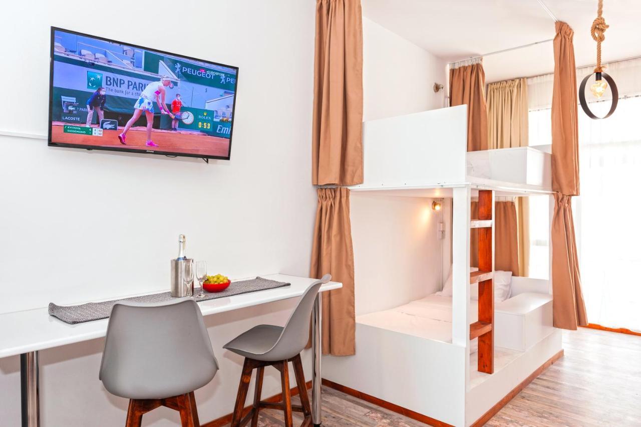 The Harbour Private Cabins And Hostel Protaras