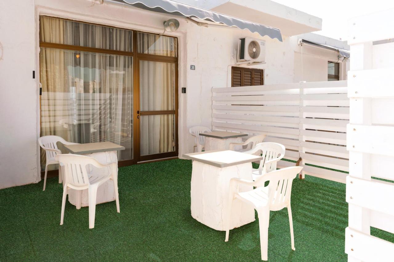 The Harbour Private Cabins And * Protaras