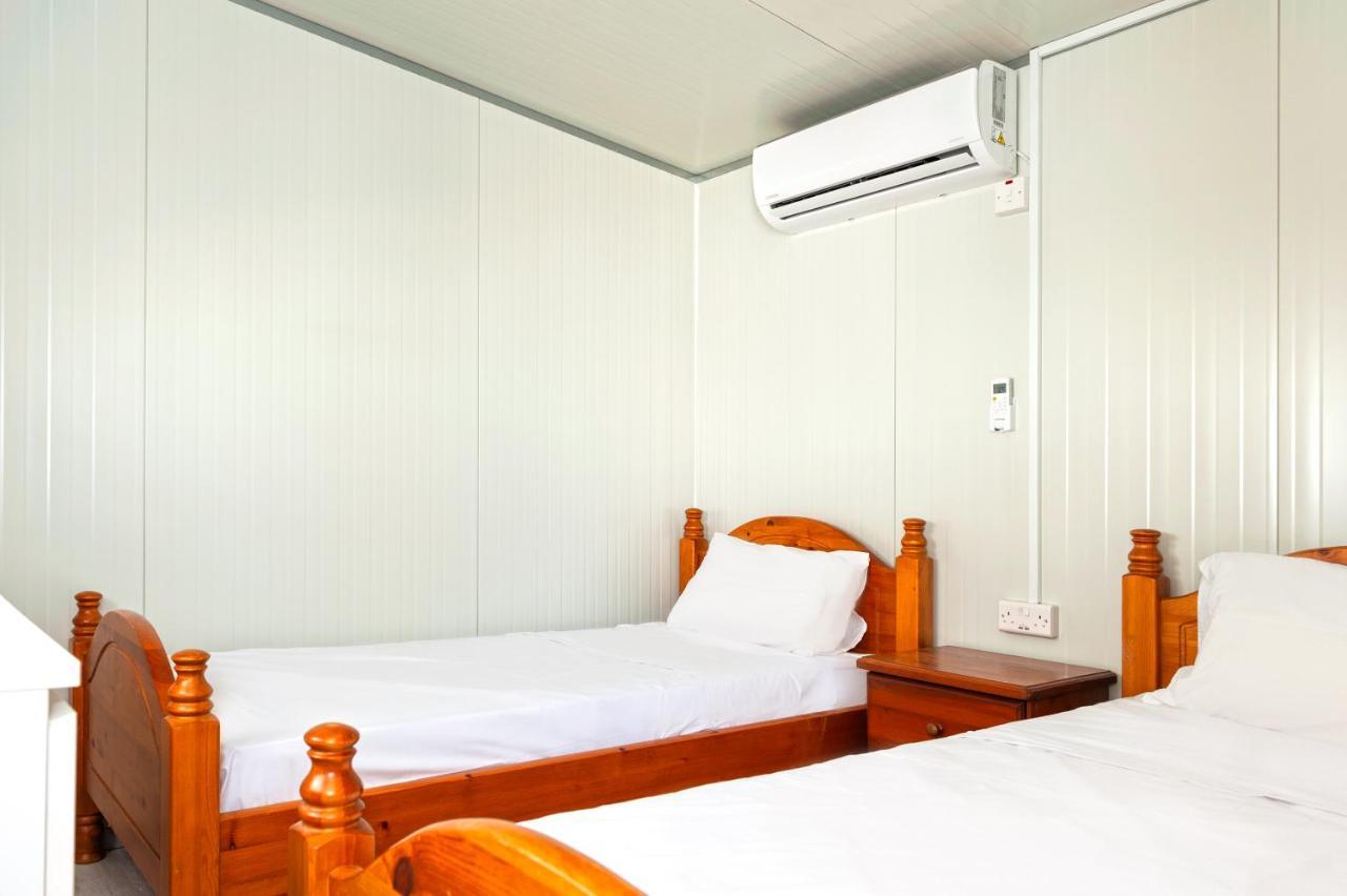 The Harbour Private Cabins And *