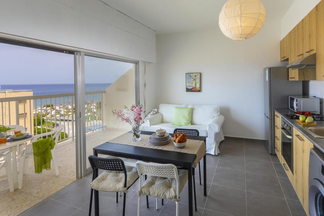 Almyra Seaview Suites Apartment *