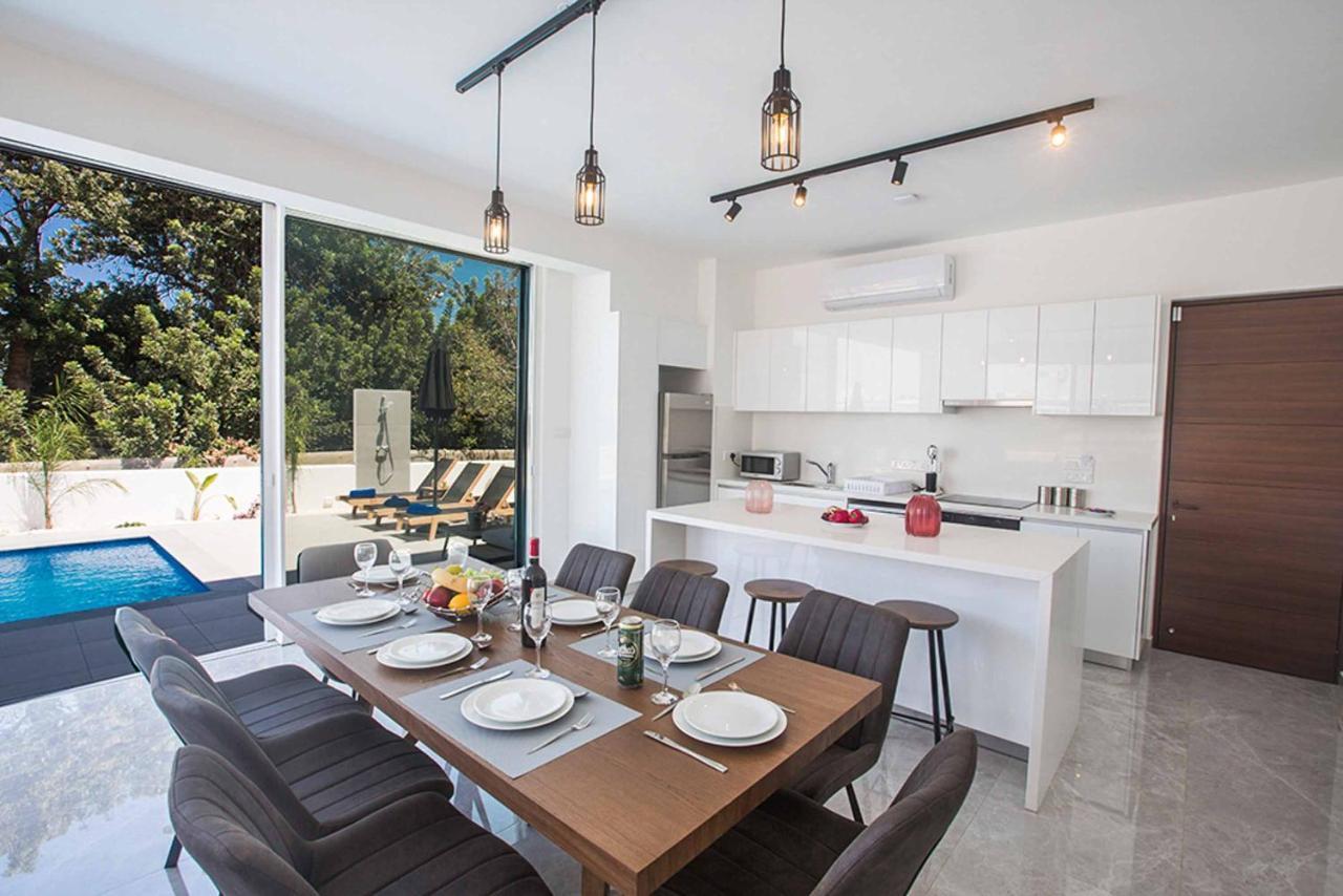 Villa Vie Blue 2