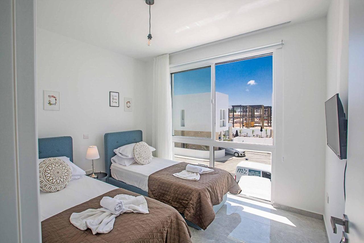 Vie Blue 2 * Protaras