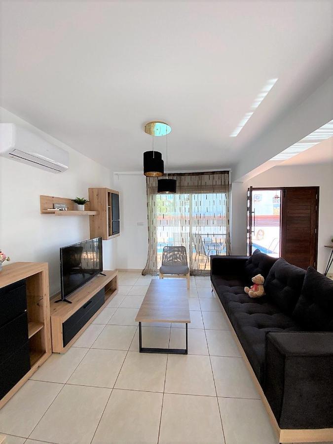 Orestiada Ekaterina 3 Bdrm Villa Protaras