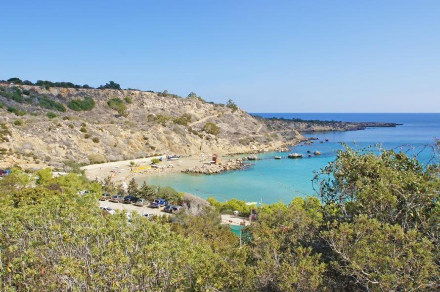 Crystalia - 350m From Kalamies