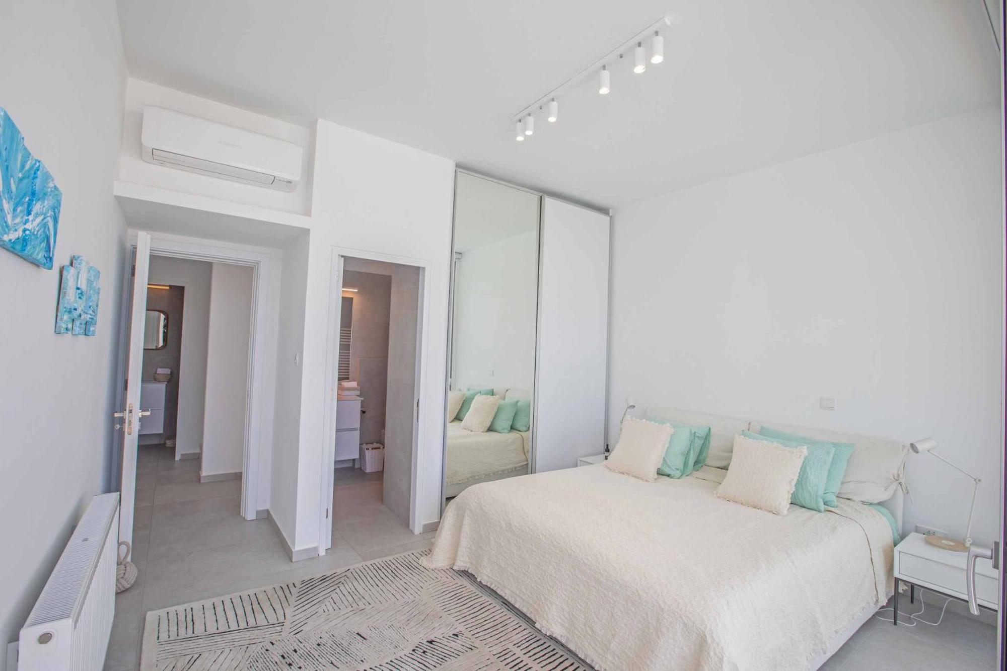 Olivine Pearl 3 * Protaras