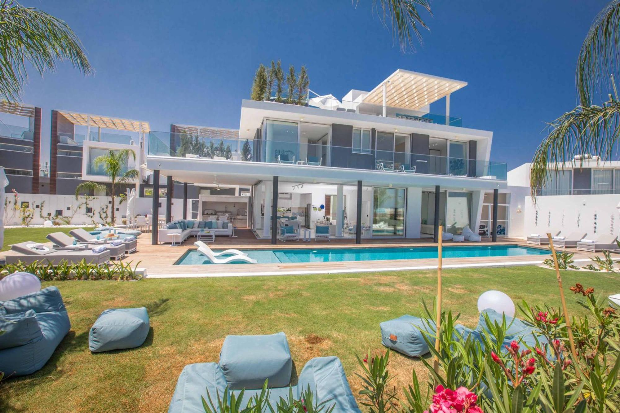Olivine Pearl 3 * Protaras