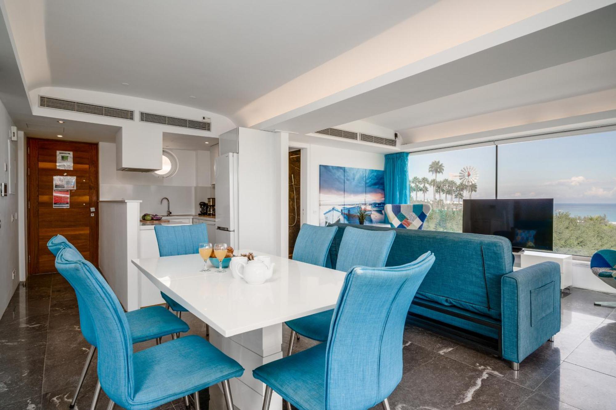 Beachfront Thalassa *