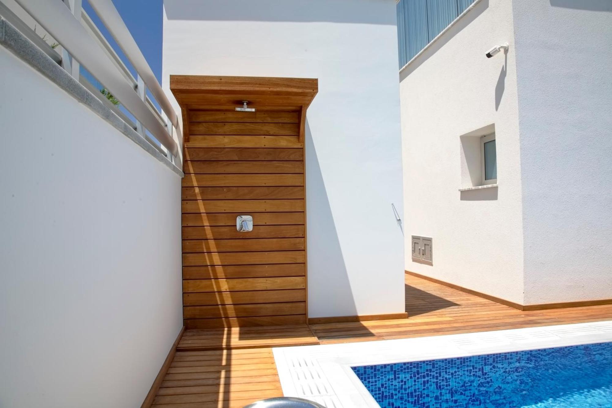 Villa Seaview Luxury Jacuzzi & Pool! 2 Min Protaras