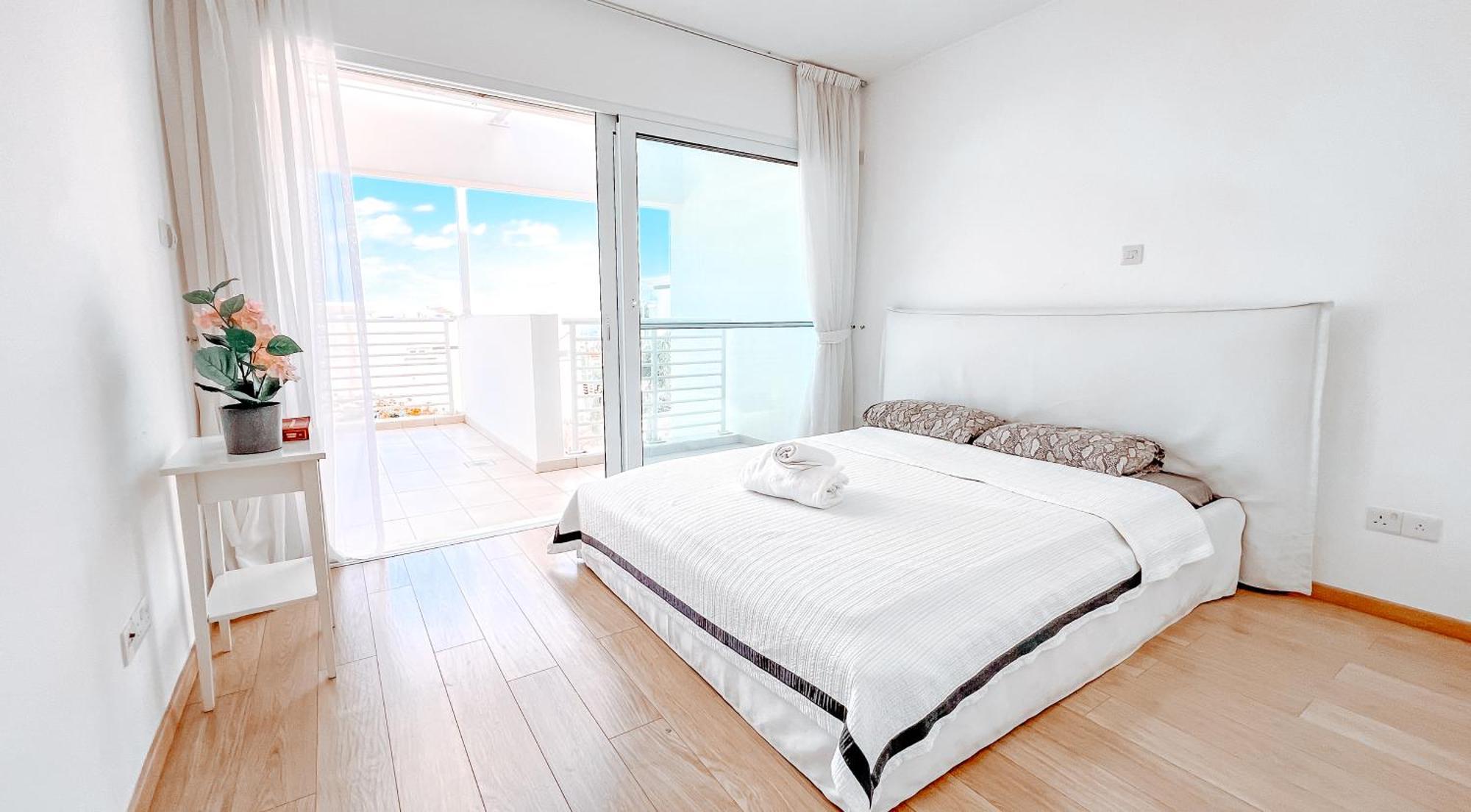 Wealthystays Niceday Hill Villa, 10M Walk To Beach *