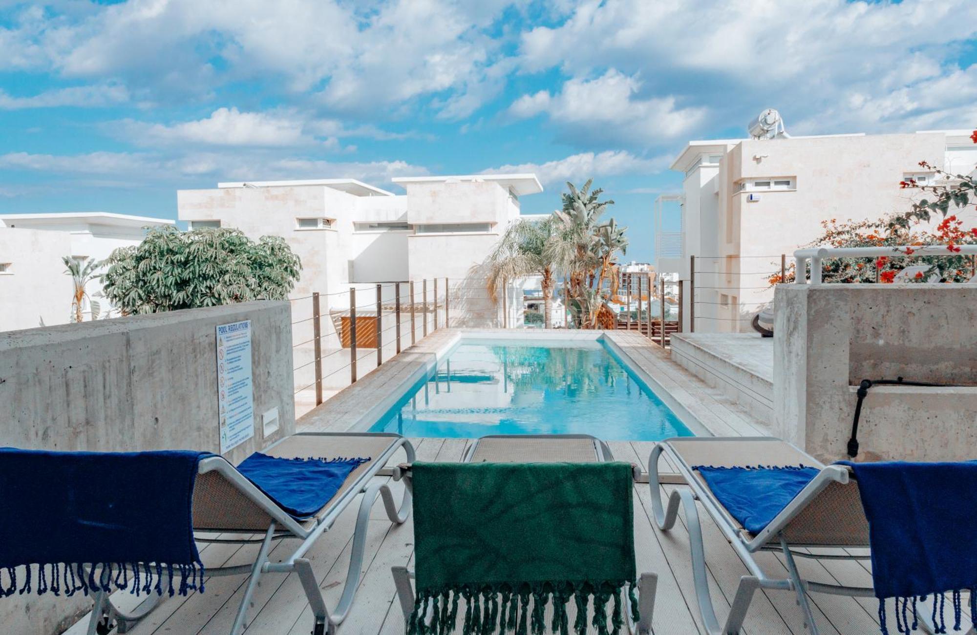 Wealthystays Niceday Hill Villa, 10M Walk To Beach Villa *