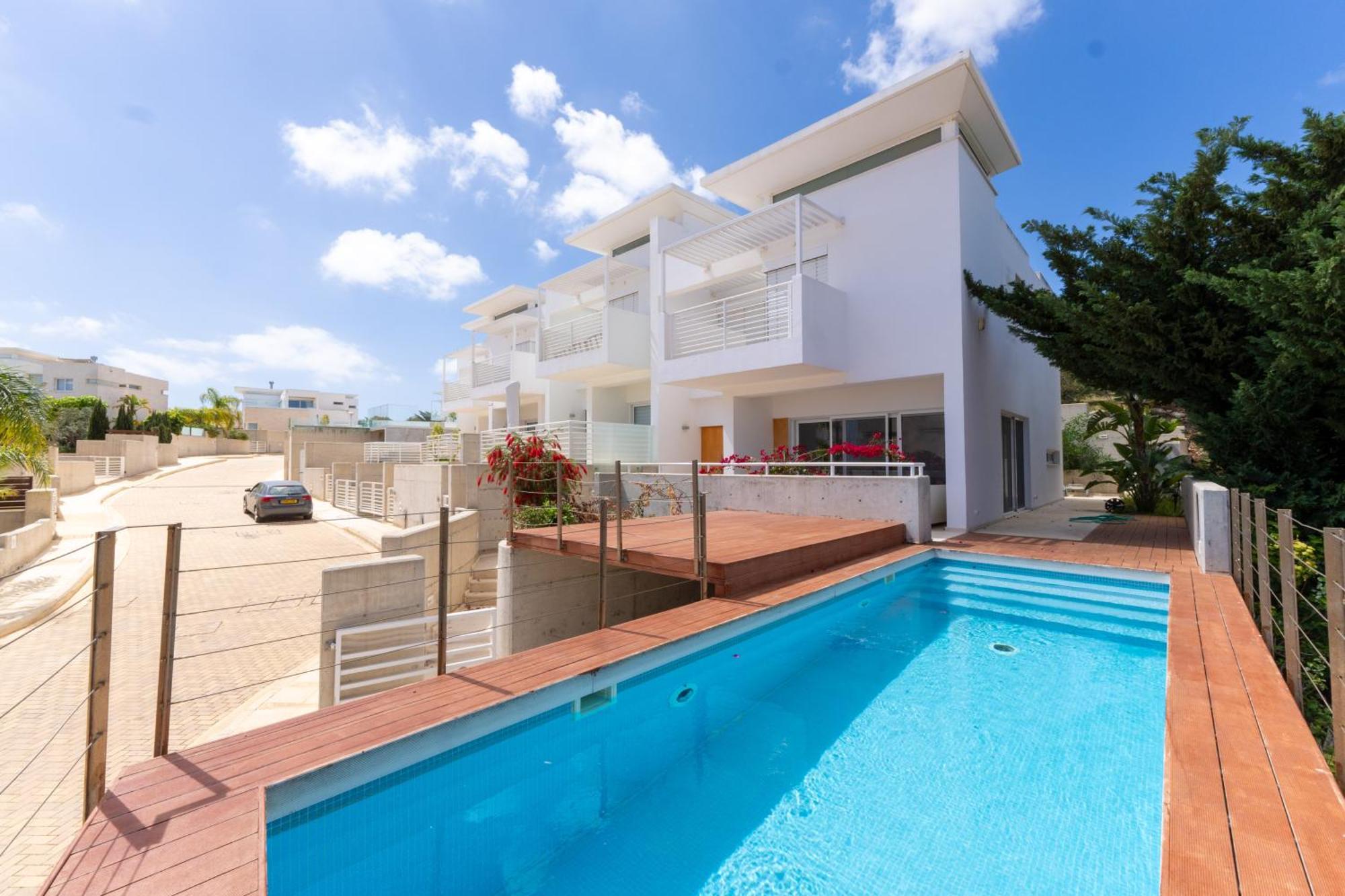 Villa Wealthystays Niceday Hill Villa, 10M Walk To Beach *