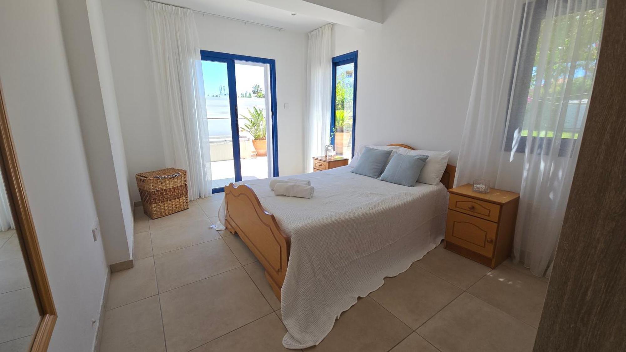 Jenny Villa Protaras