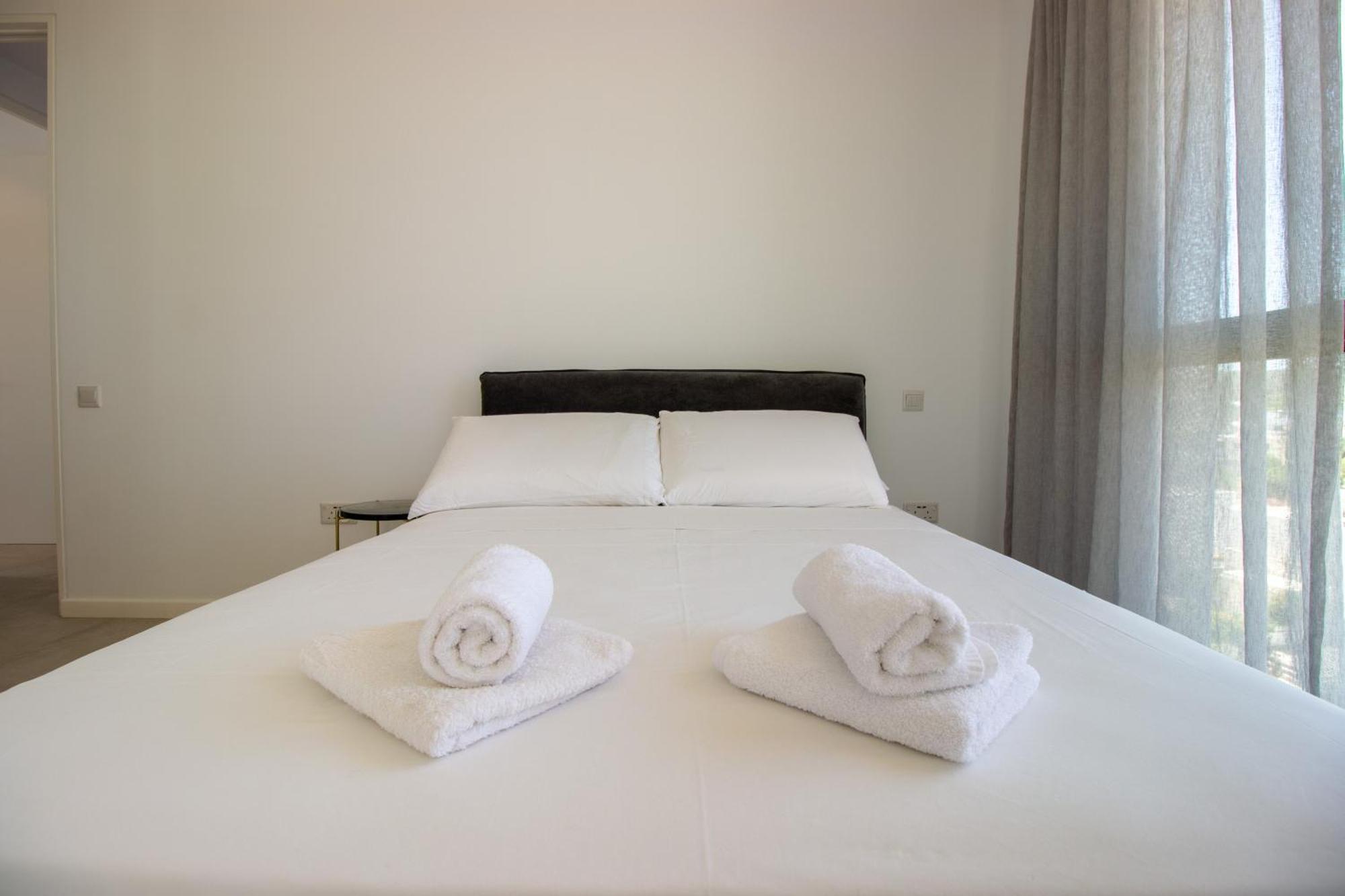 Apartment Luxury 4-bed With Sea-views *