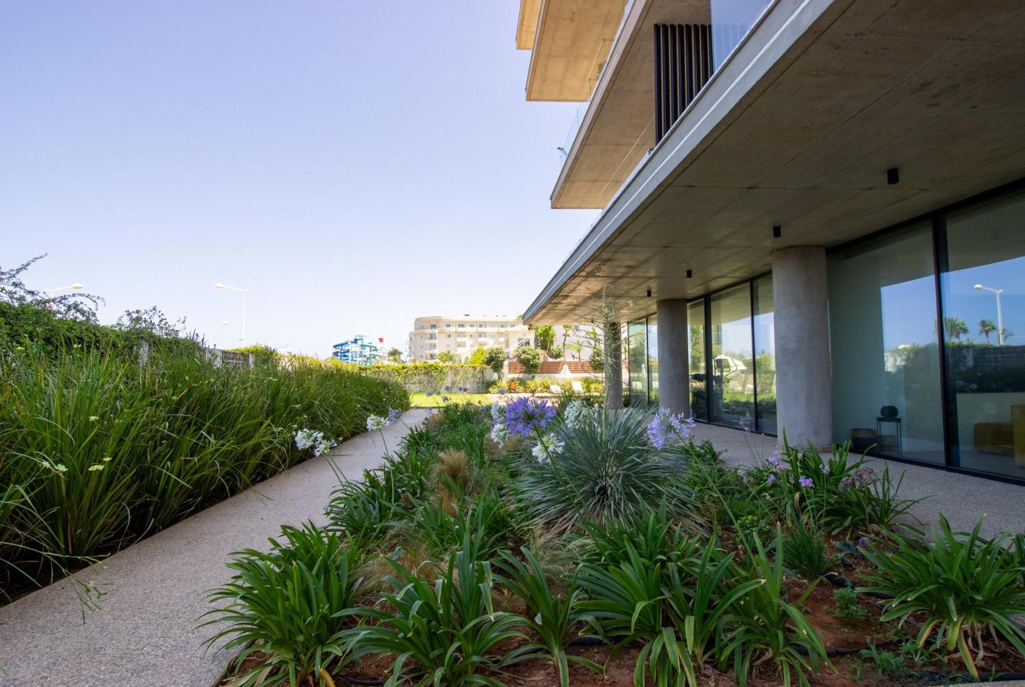 Luxury 4-bed With Sea-views Apartment Protaras