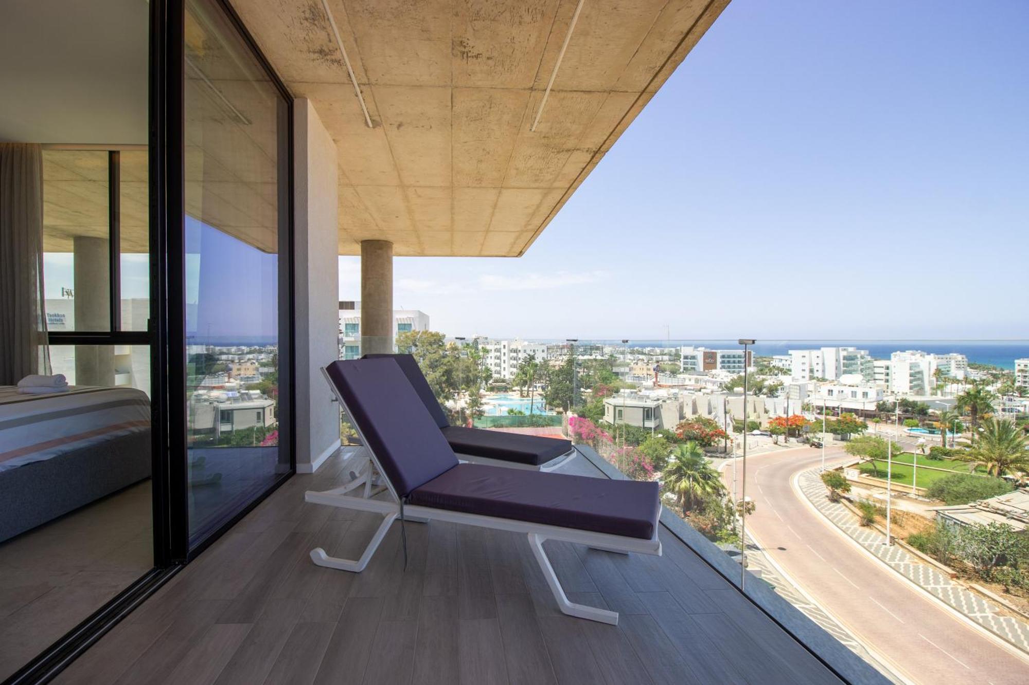 Luxury 4-bed With Sea-views * Protaras