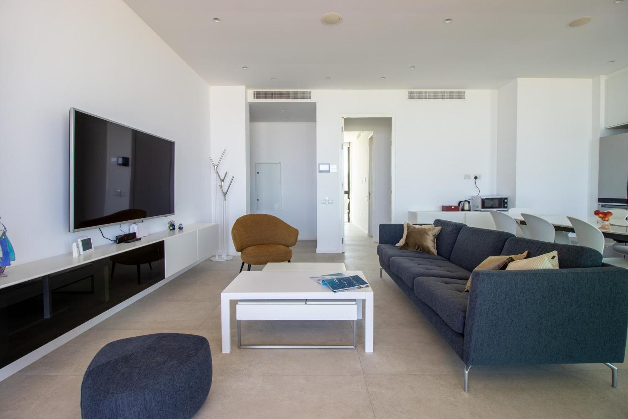 Luxury 4-bed With Sea-views Apartment Protaras