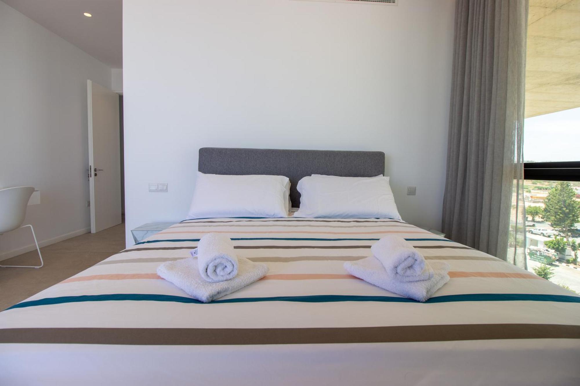 Apartment Luxury 4-bed With Sea-views *