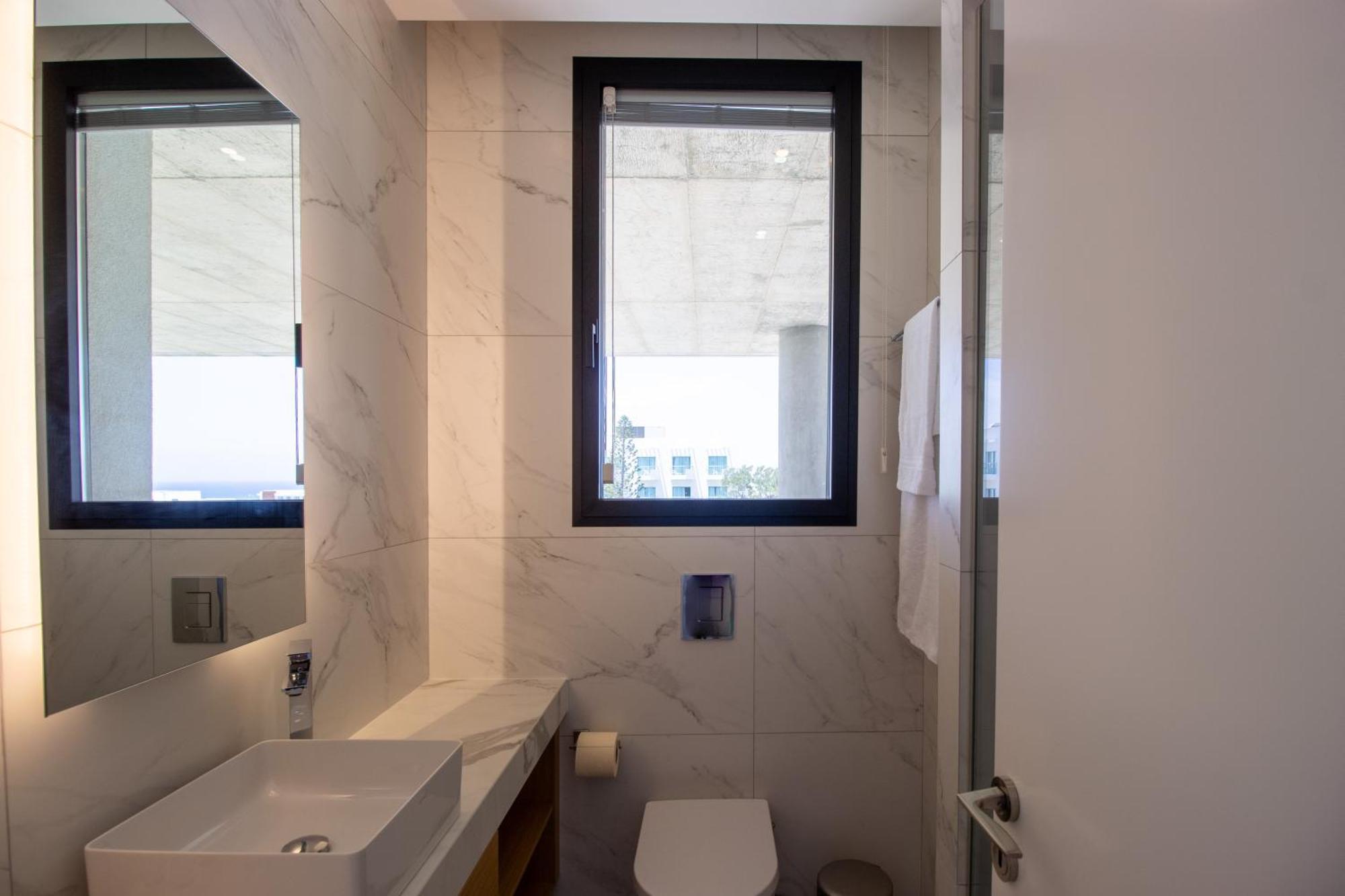 Luxury 4-bed With Sea-views Apartment Protaras