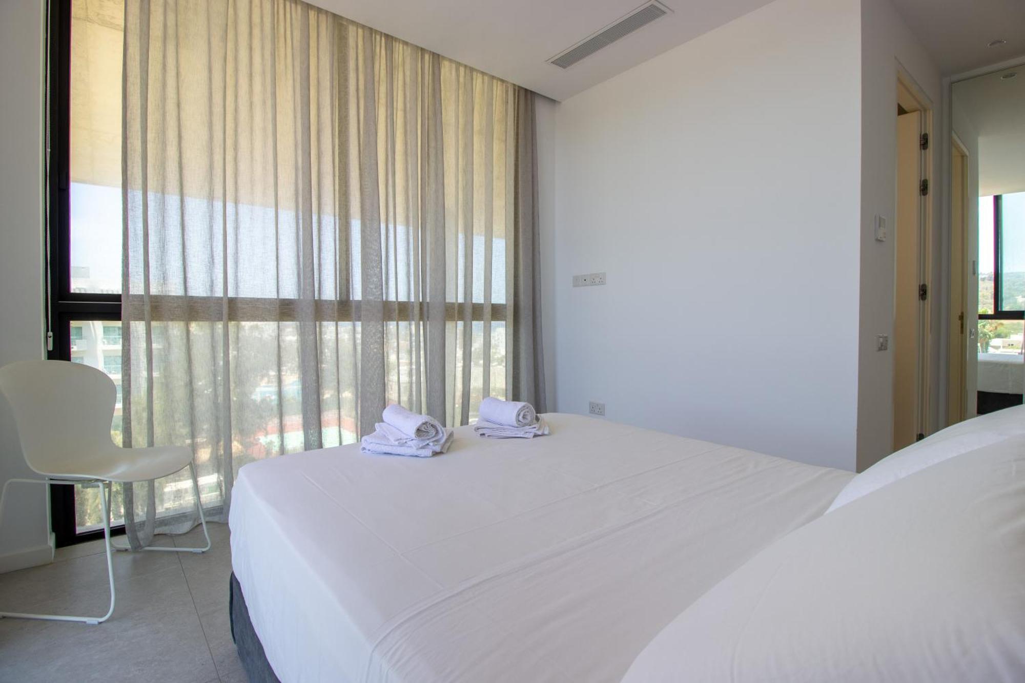 Apartment Luxury 4-bed With Sea-views *