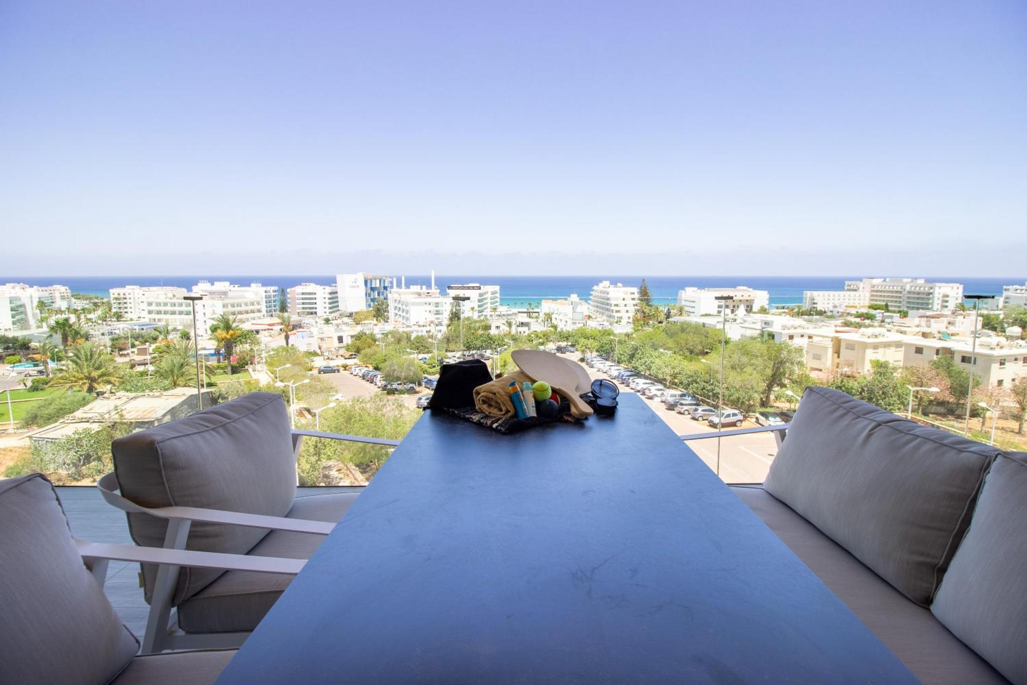 Apartment Luxury 4-bed With Sea-views